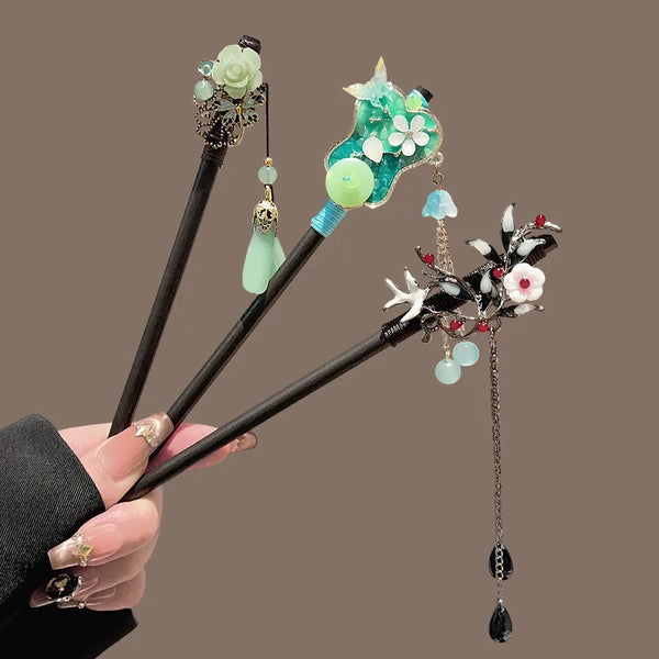 Tassel Floral Hair Clip | Wood