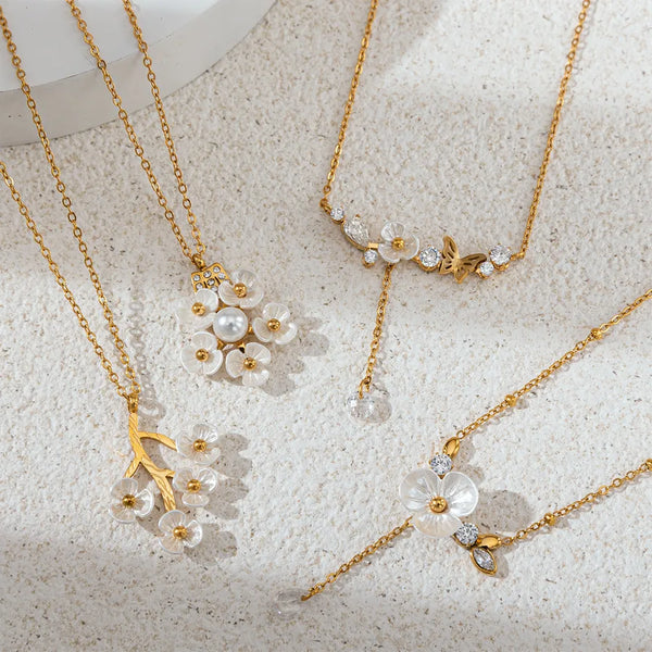 Pastoral Floral Necklace | Gold