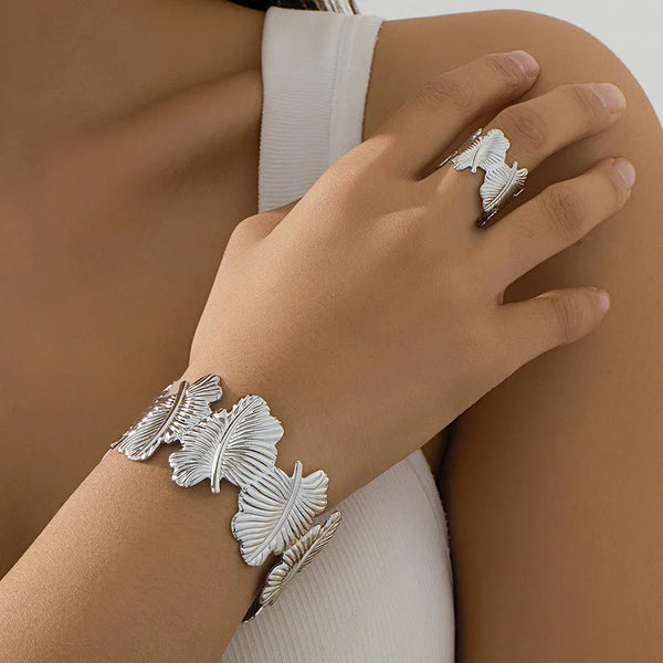 Leaf Bangle | Silver