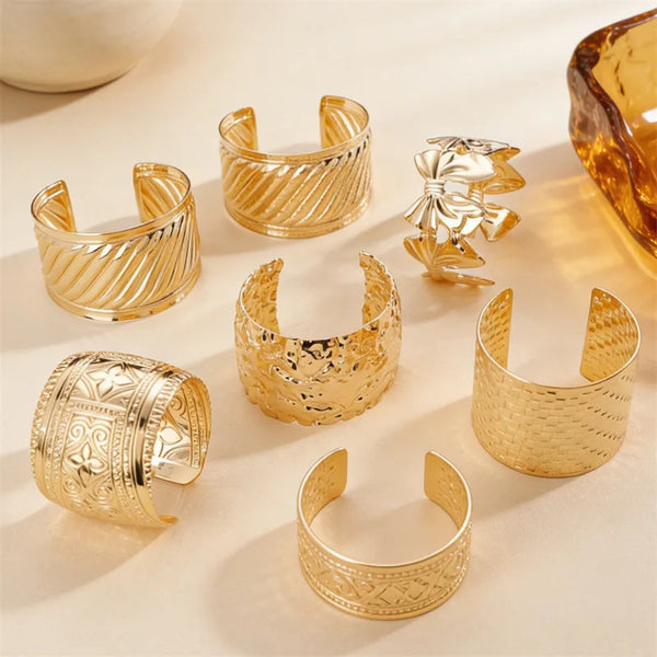 Bow Bangle | Gold