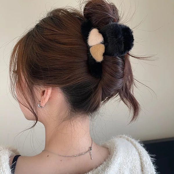 Heart Hair Claw | Material Not Specified