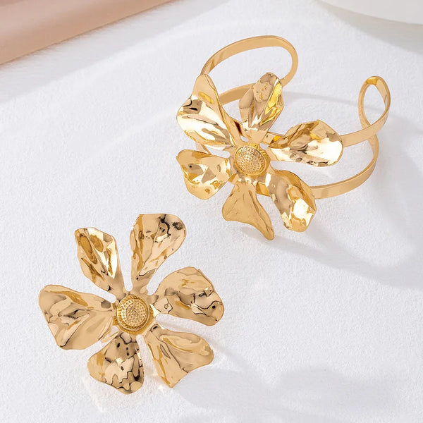 Floral Bangle Bracelet | Gold