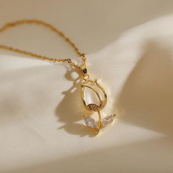 Gold Floral Pendant Necklace | Stainless Steel