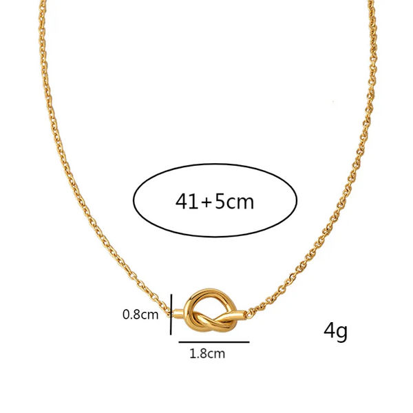 Luxurious Pendant Necklace | Gold