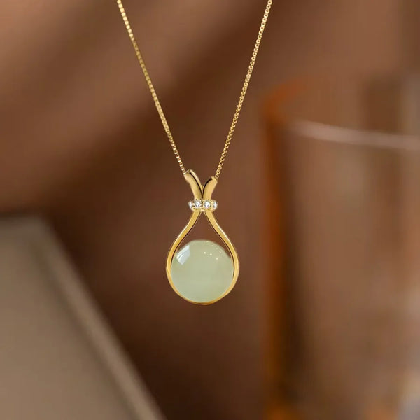 Round Rhinestone Pendant Necklace | Stainless Steel