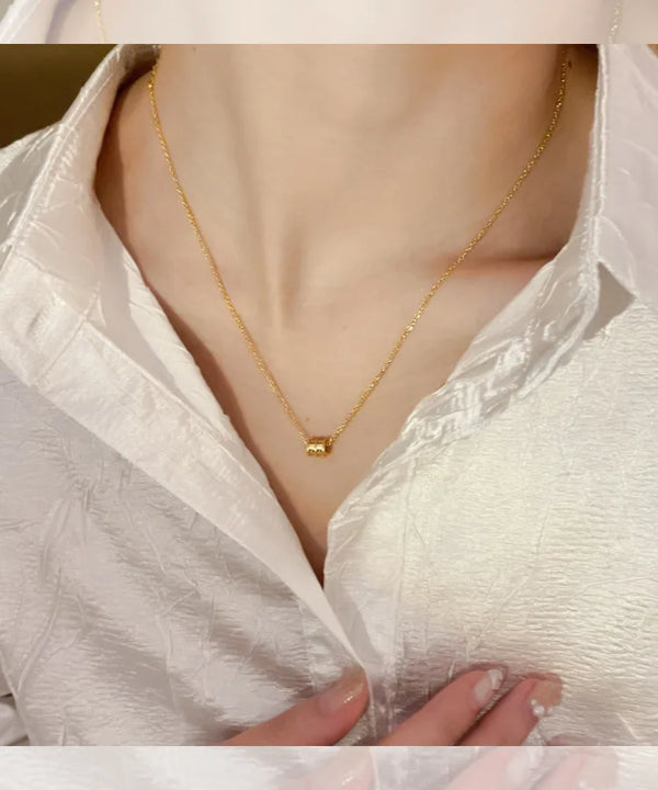 Asymmetric Pendant Necklace | Gold